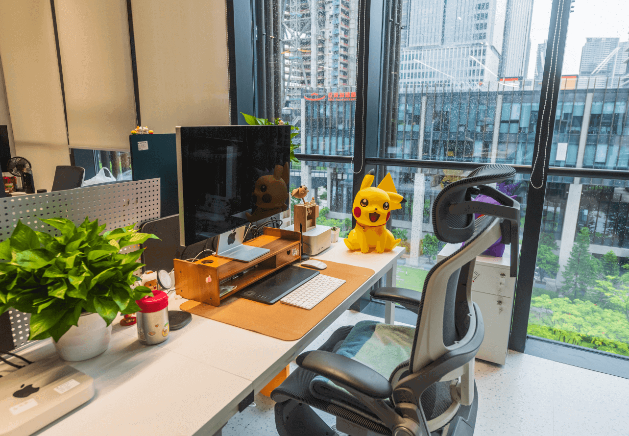 MAXX workstation beside city windows